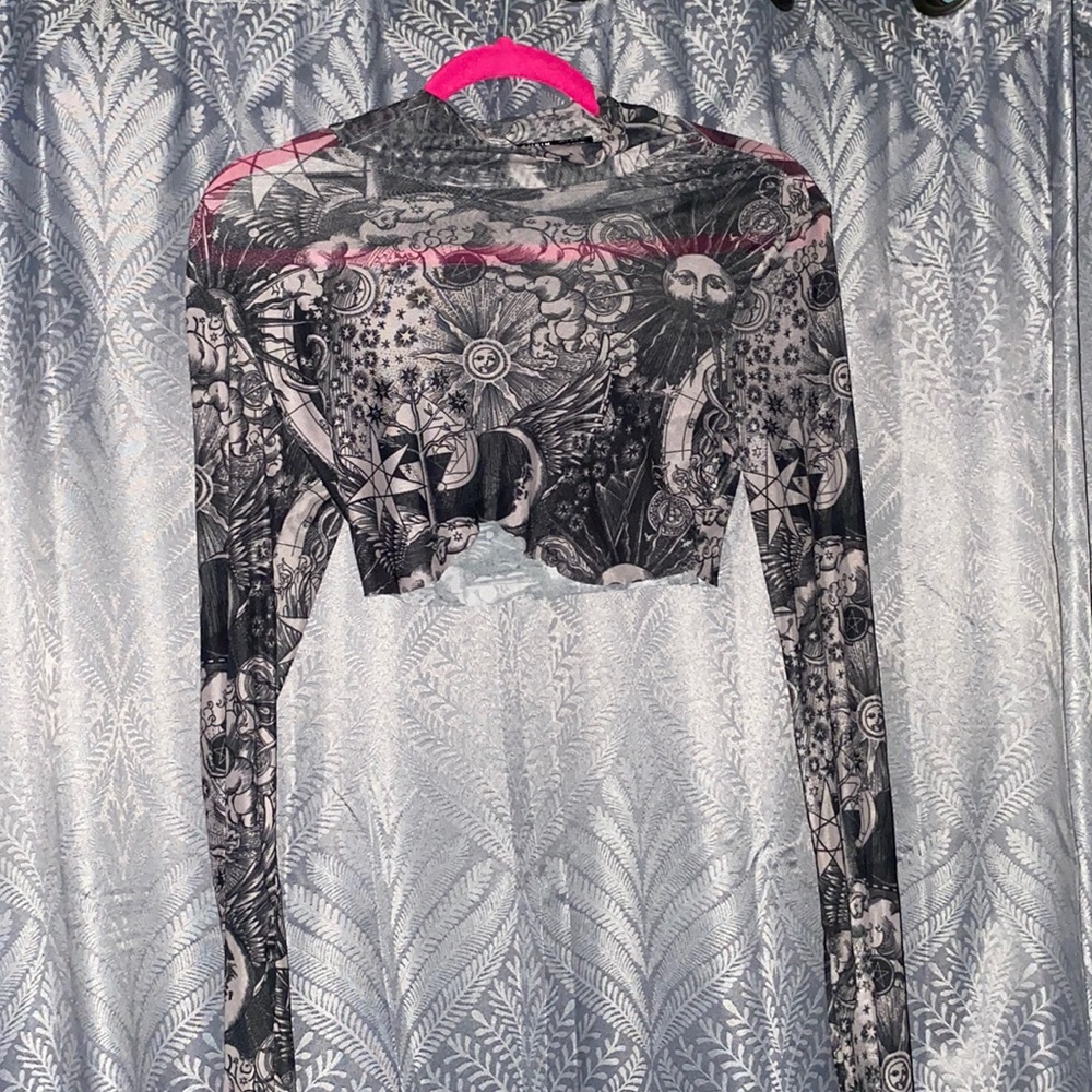 Selling clothes I buy but never worn them